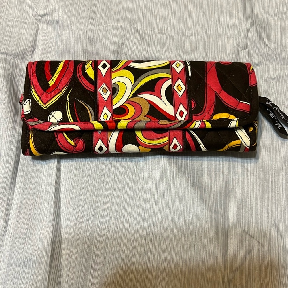 NWOT Vera Bradley Clutch Wallet with strap.